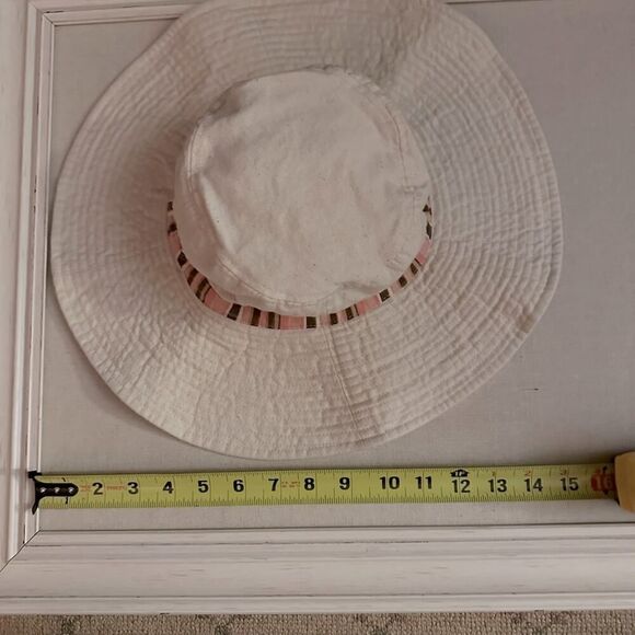 Cream bucket hat with pink/brown striped ribbon - Picture 6 of 6
